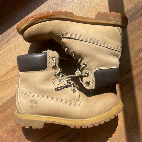 Women's Timberland Premium 6-Inch Waterproof Boot Size 8 - Picture 2 of 13